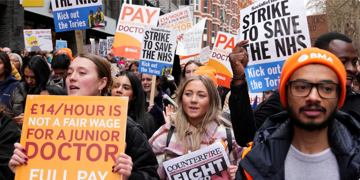 Junior doctors strike England